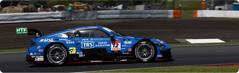 蓝色NISMO赛车